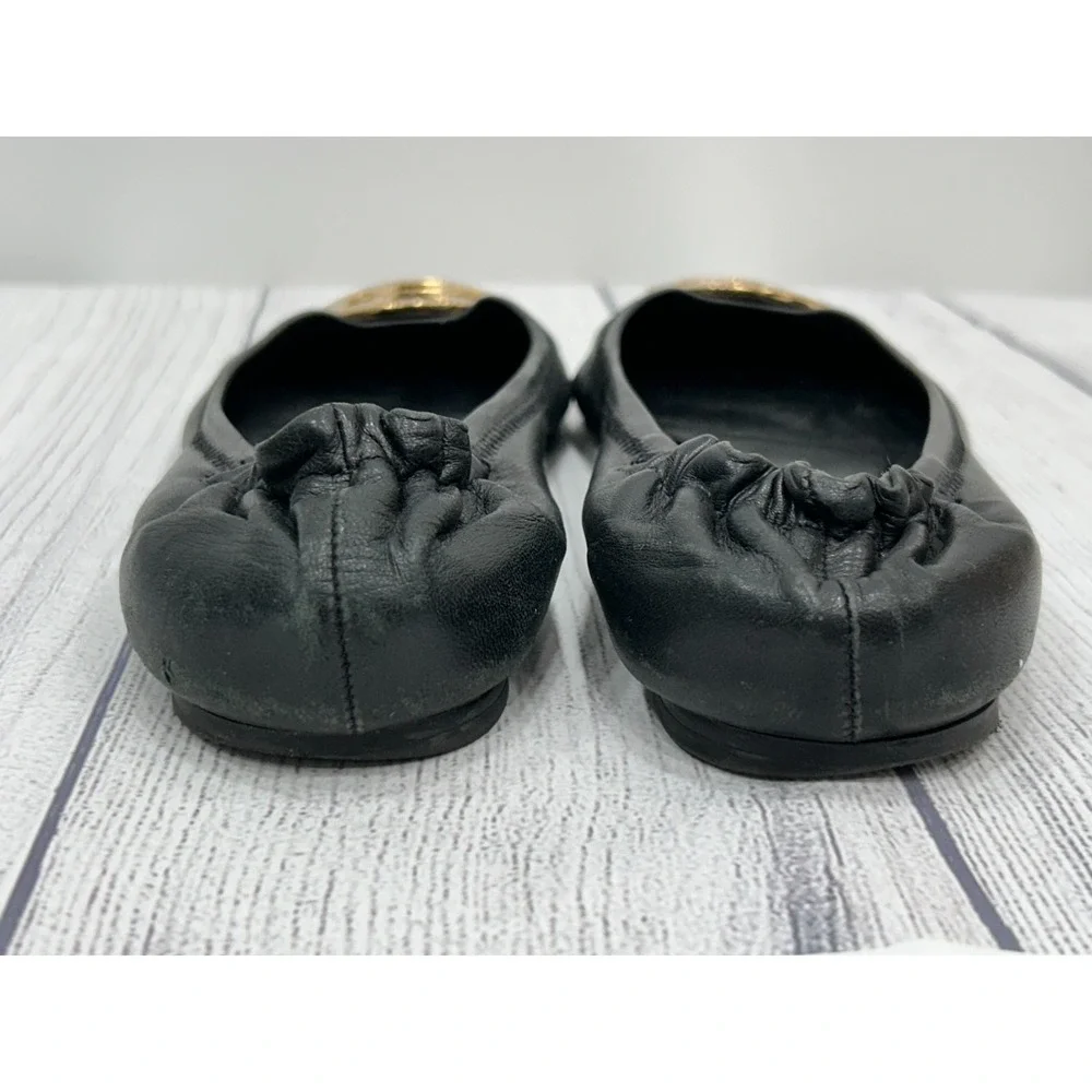 Tory‎ Burch Sz 8? Minnie Flats Black Leather Gold Logo Medallion Ballet Slip On